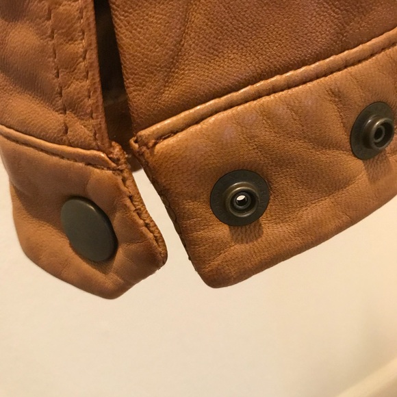 Gently used leather jacket. - Picture 8 of 9